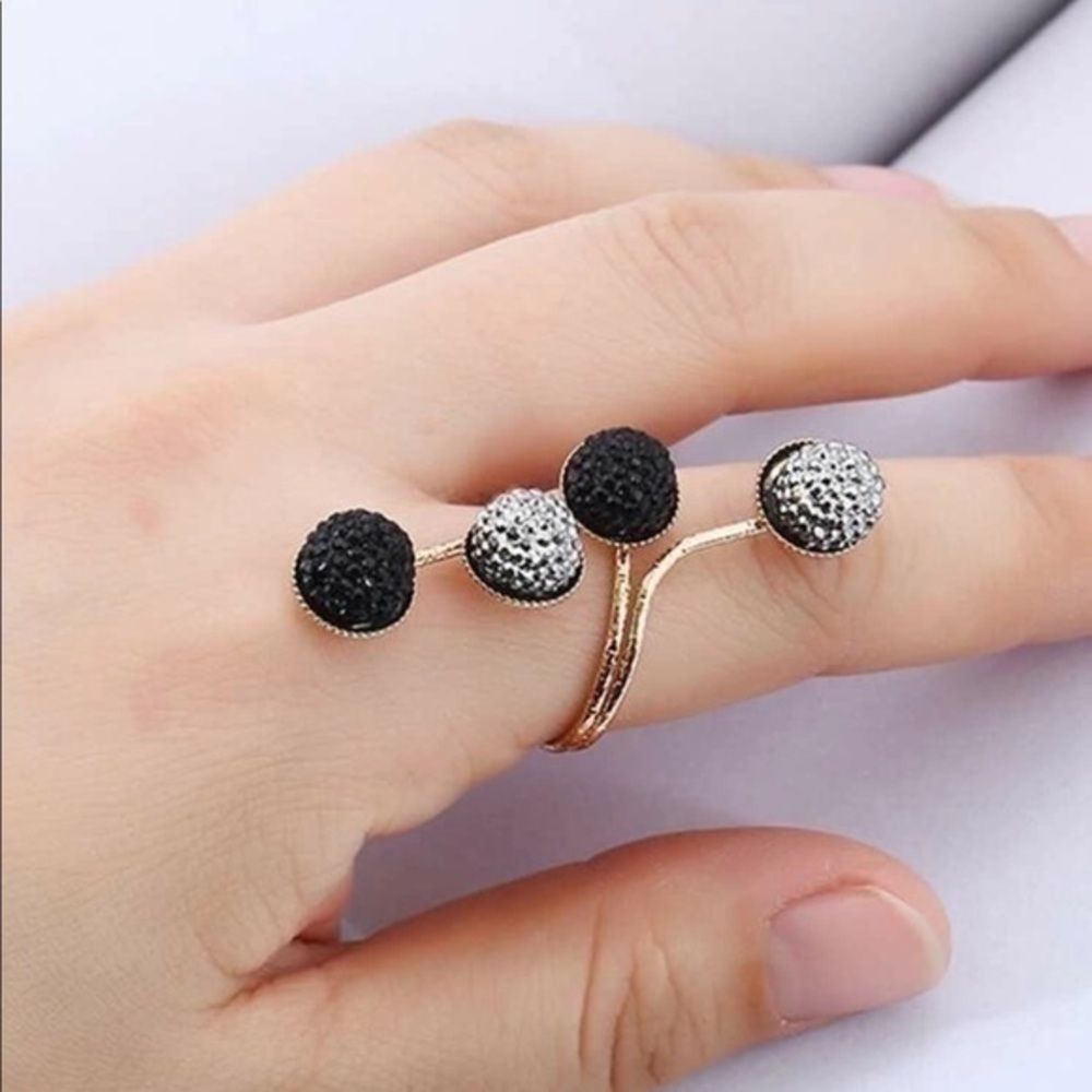 💋 Spiral silver statement ring 💍 - Picture 2 of 6